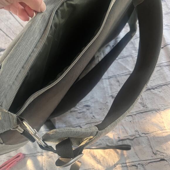 Osprey Arcane Large Day Commuter Travel Backpack 20L Grey Laptop Sleeve - Picture 6 of 8